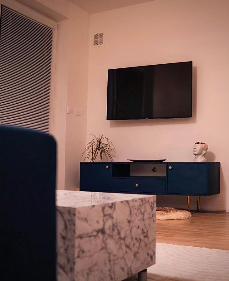 New-Built City Center Apt W. Tatra Mountains Views Liptovsky Mikulas Exterior photo