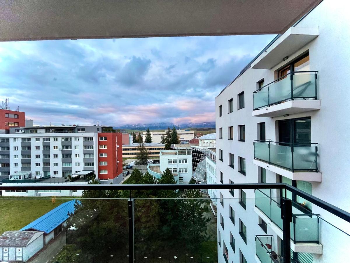 New-Built City Center Apt W. Tatra Mountains Views Liptovsky Mikulas Exterior photo
